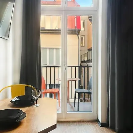 Apartment Premium With Balcony And Air Conditioning, Cracow Heart